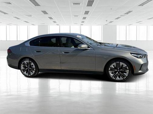 2024 BMW 530 i