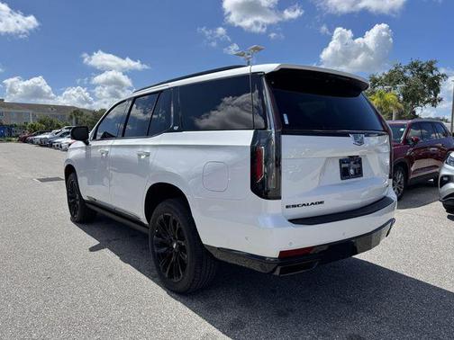 2024 Cadillac Escalade Sport