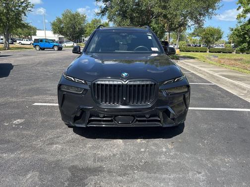 Black Sapphire Metallic 2023 BMW X7 xDrive40i