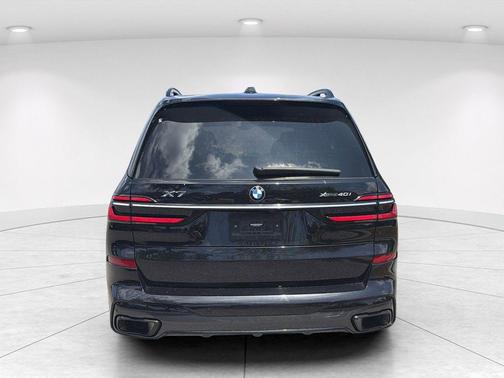 Black Sapphire Metallic 2023 BMW X7 xDrive40i