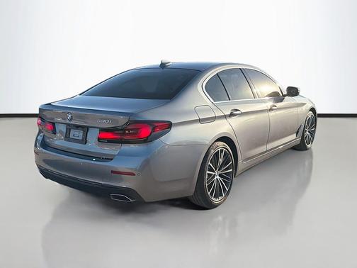 2022 BMW 530 i