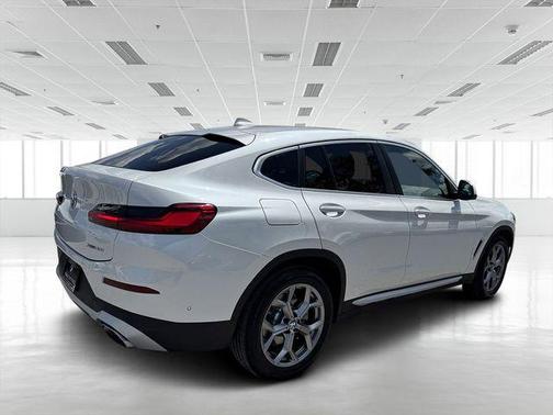 2024 BMW X4 xDrive30i