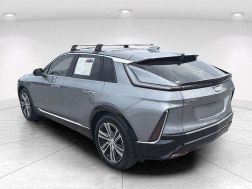 Argent Silver Metallic 2024 Cadillac LYRIQ Luxury