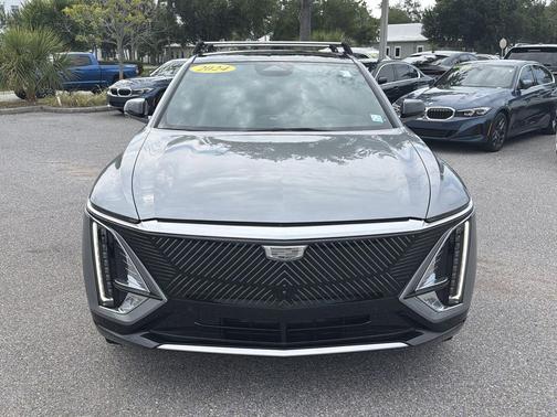 Argent Silver Metallic 2024 Cadillac LYRIQ Luxury