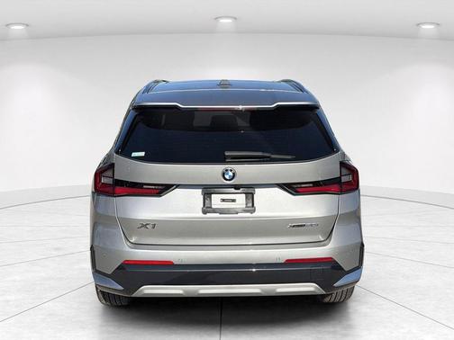 Space Silver Metallic 2025 BMW X1 xDrive28i
