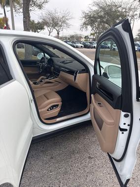 2020 Porsche Cayenne Cayenne