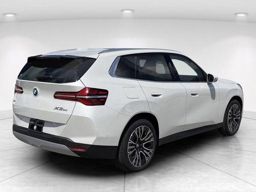 Mineral White Metallic 2026 BMW X3 30 xDrive