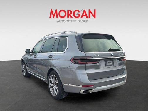 Grey 2024 BMW X7 xDrive40i