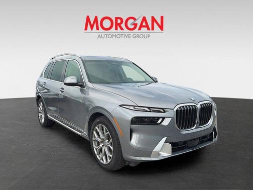 Grey 2024 BMW X7 xDrive40i
