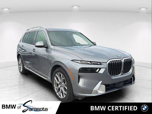 Grey 2024 BMW X7 xDrive40i