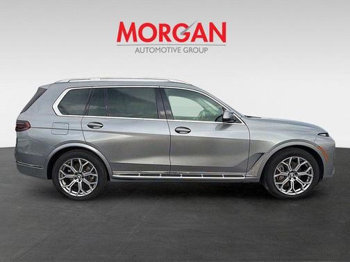Grey 2024 BMW X7 xDrive40i
