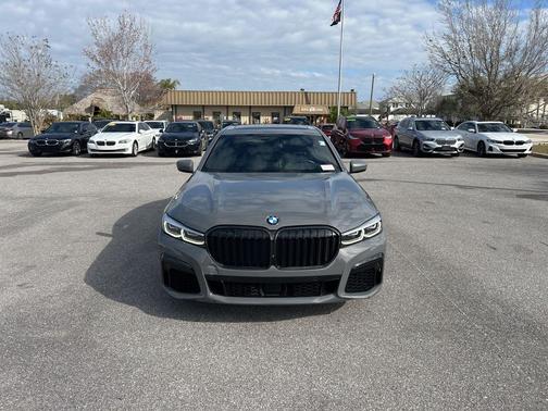 2022 BMW 740 i xDrive