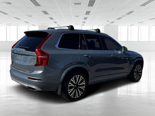 2021 Volvo XC90 T5 Momentum