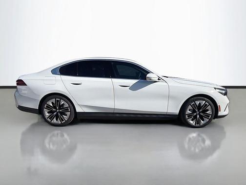 2026 BMW i5 eDrive40