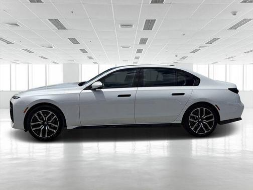 2024 BMW 740 i xDrive