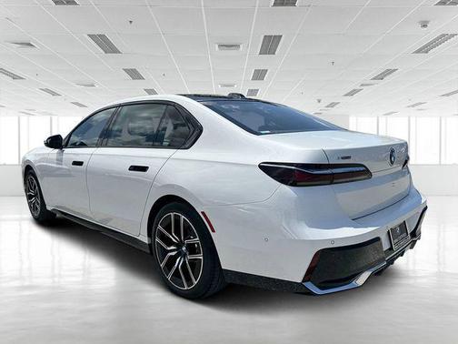 2024 BMW 740 i xDrive