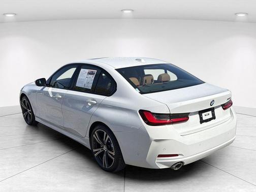 Alpine White 2023 BMW 330 330i
