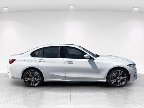 Alpine White 2023 BMW 330 330i
