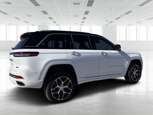 2022 Jeep Grand Cherokee 4xe Summit Reserve
