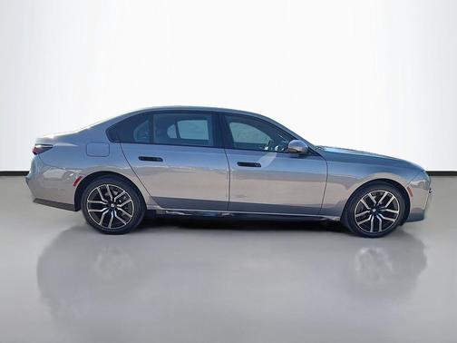2024 BMW 740 740i