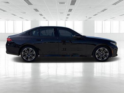 2025 BMW 530 530i