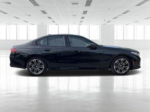 2025 BMW 530 530i