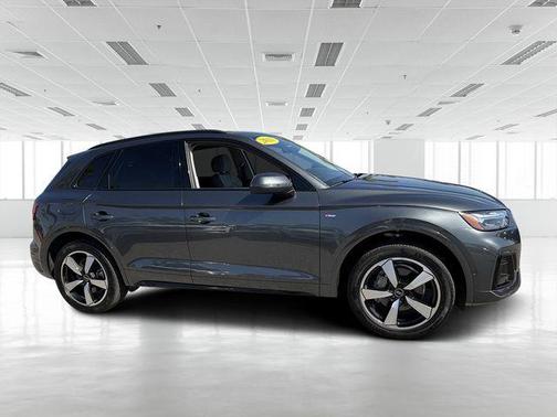 2023 Audi Q5 45 S line Prestige