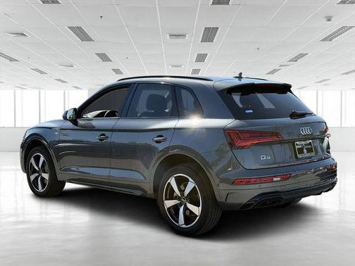 2023 Audi Q5 45 S line Prestige