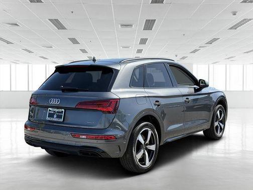 2023 Audi Q5 45 S line Prestige