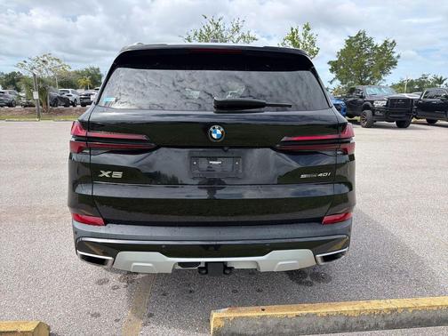 Black Sapphire Metallic 2024 BMW X5 sDrive40i