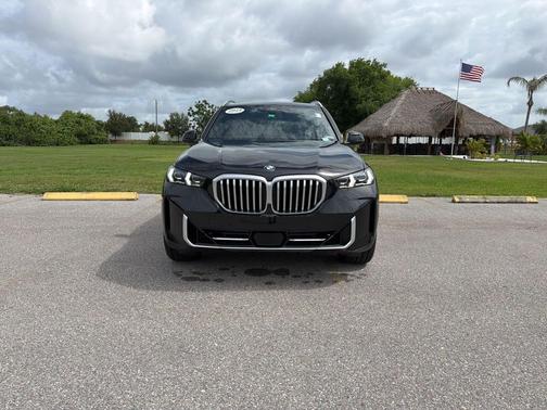 Black Sapphire Metallic 2024 BMW X5 sDrive40i