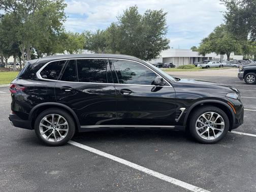 Black Sapphire Metallic 2024 BMW X5 sDrive40i