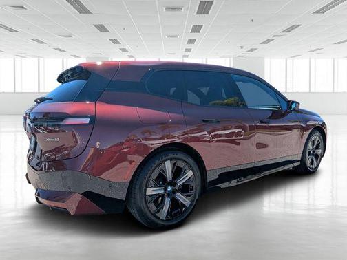 2025 BMW iX xDrive50