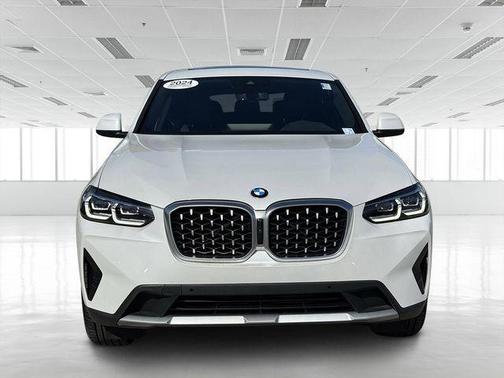 2024 BMW X4 xDrive30i