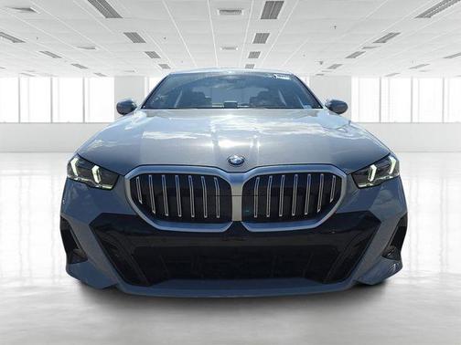 2025 BMW 530 530i