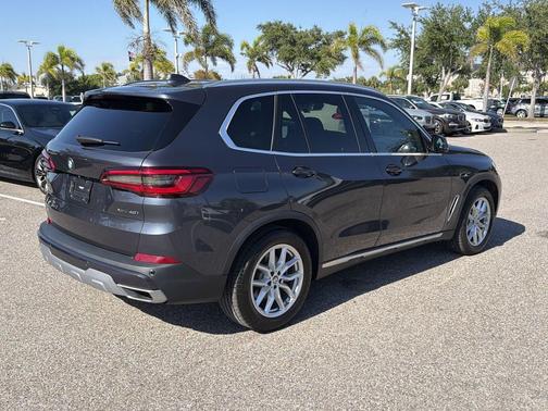 Gray Metallic 2019 BMW X5 xDrive40i