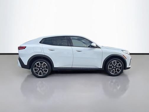 2025 BMW X2 xDrive28i