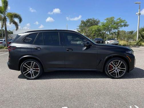 2024 BMW X5 M60i
