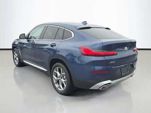 2025 BMW X4 xDrive30i