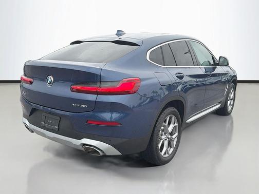 2025 BMW X4 xDrive30i