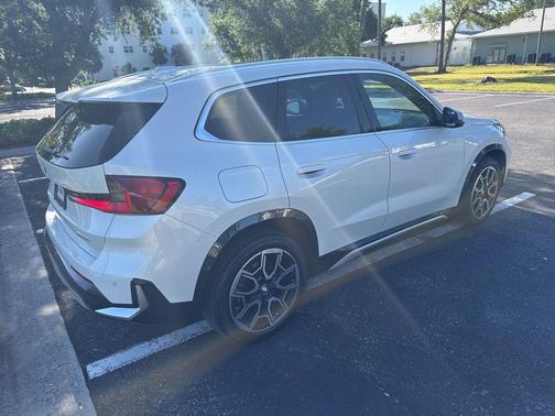 Mineral White Metallic 2023 BMW X1 xDrive28i
