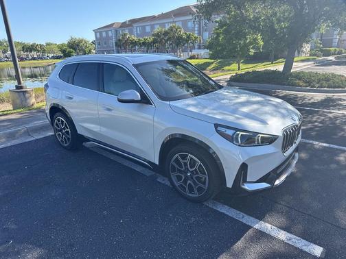 Mineral White Metallic 2023 BMW X1 xDrive28i