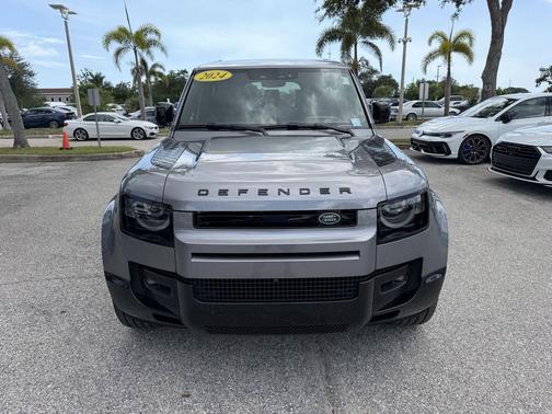 Eiger Grey Metallic 2024 Land Rover Defender 130 P400 X-Dynamic SE