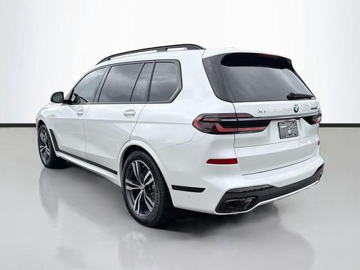 2026 BMW X7 M60i