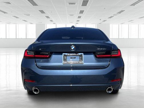 2026 BMW 330 i xDrive