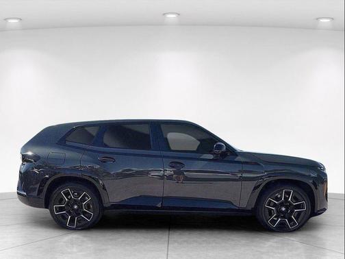 Dravit Grey Metallic 2025 BMW XM Label Red