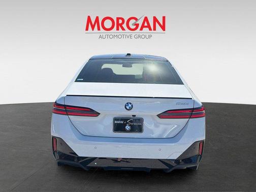 Alpine White 2026 BMW 530 530i