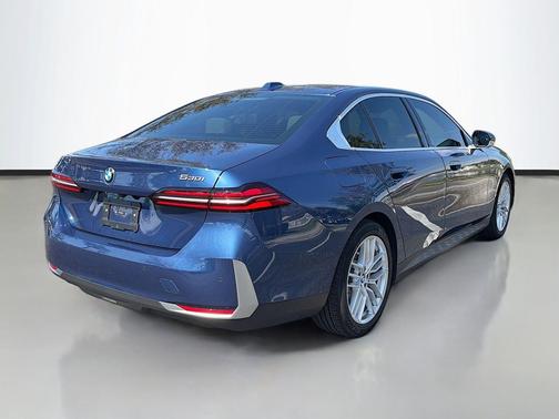2025 BMW 530 530i