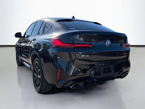 2025 BMW X4 xDrive30i