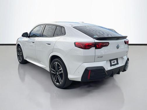 2025 BMW X2 xDrive28i